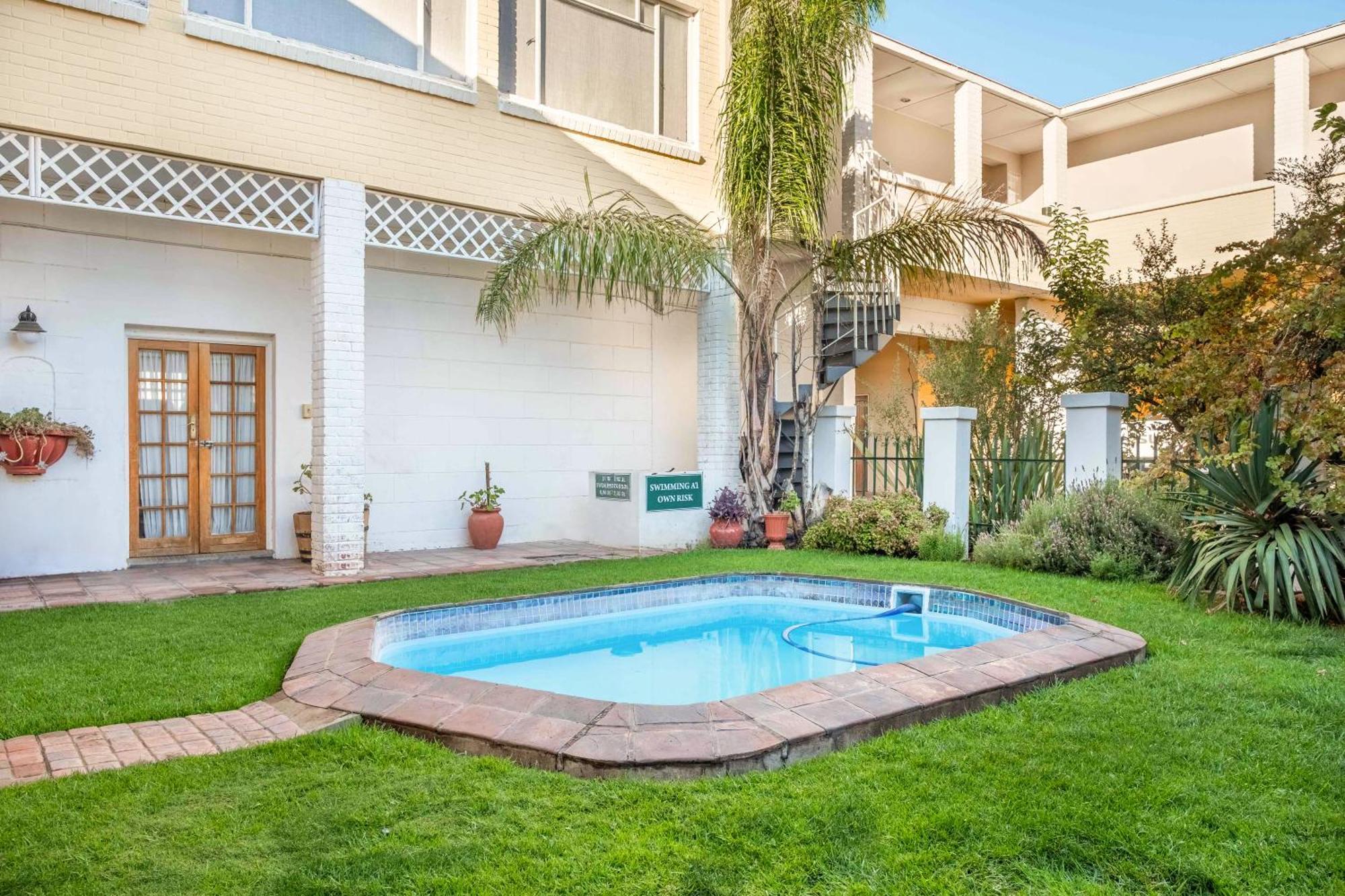 Karoo Country Inn Middelburg  المظهر الخارجي الصورة