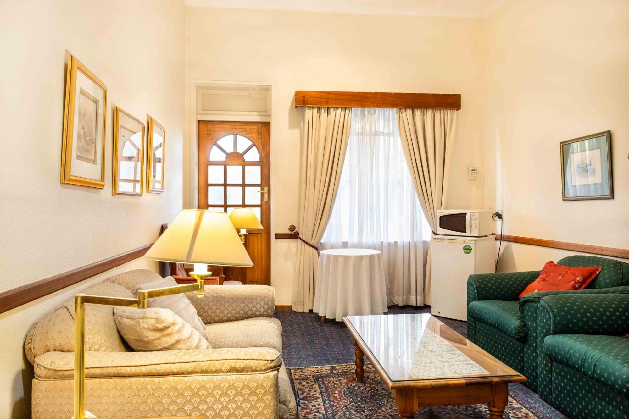 Karoo Country Inn Middelburg  المظهر الخارجي الصورة