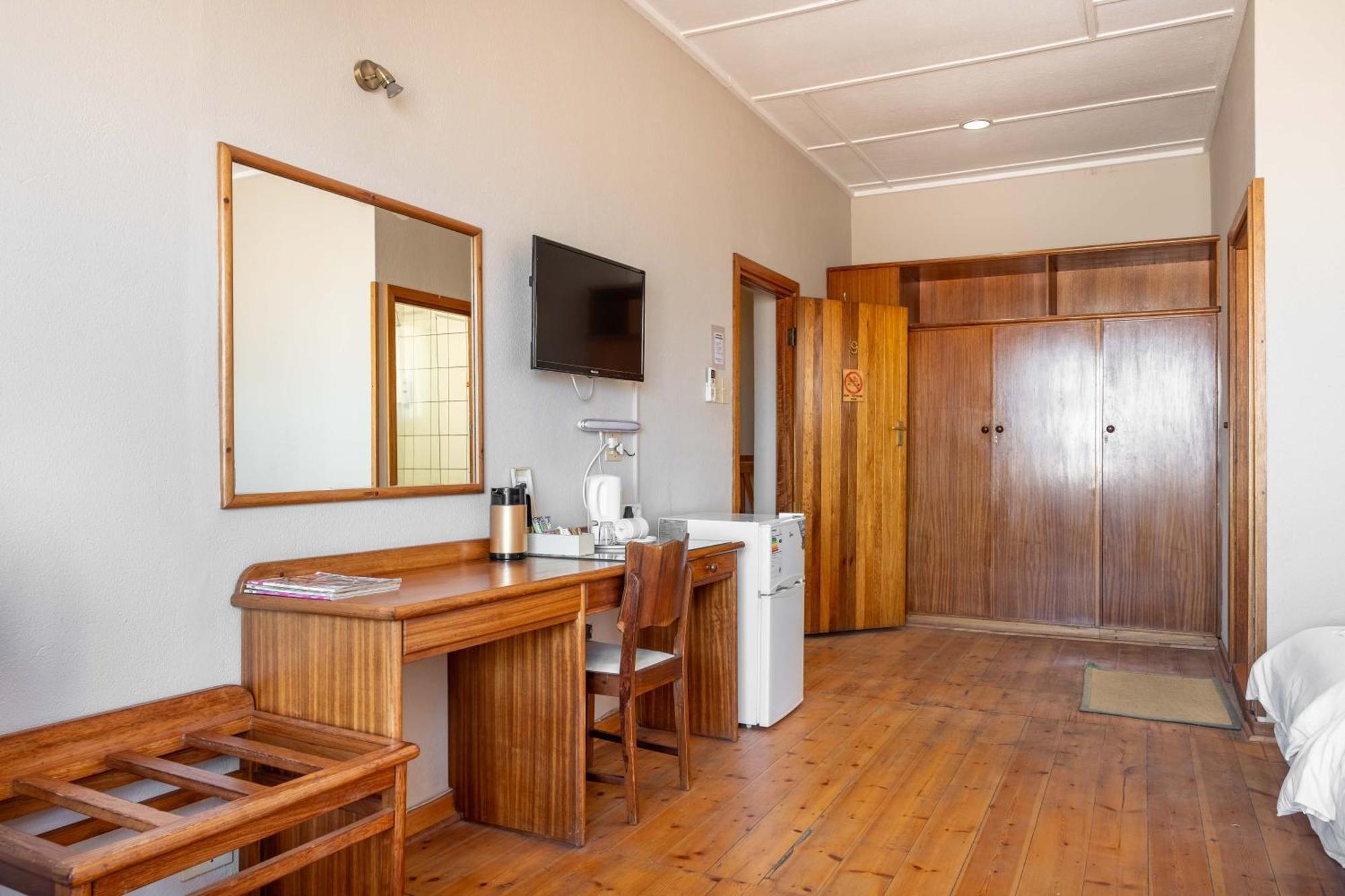 Karoo Country Inn Middelburg  المظهر الخارجي الصورة